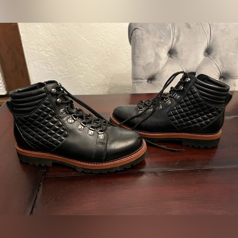 Blondo Black Quilted Woman’s Waterproof Boots